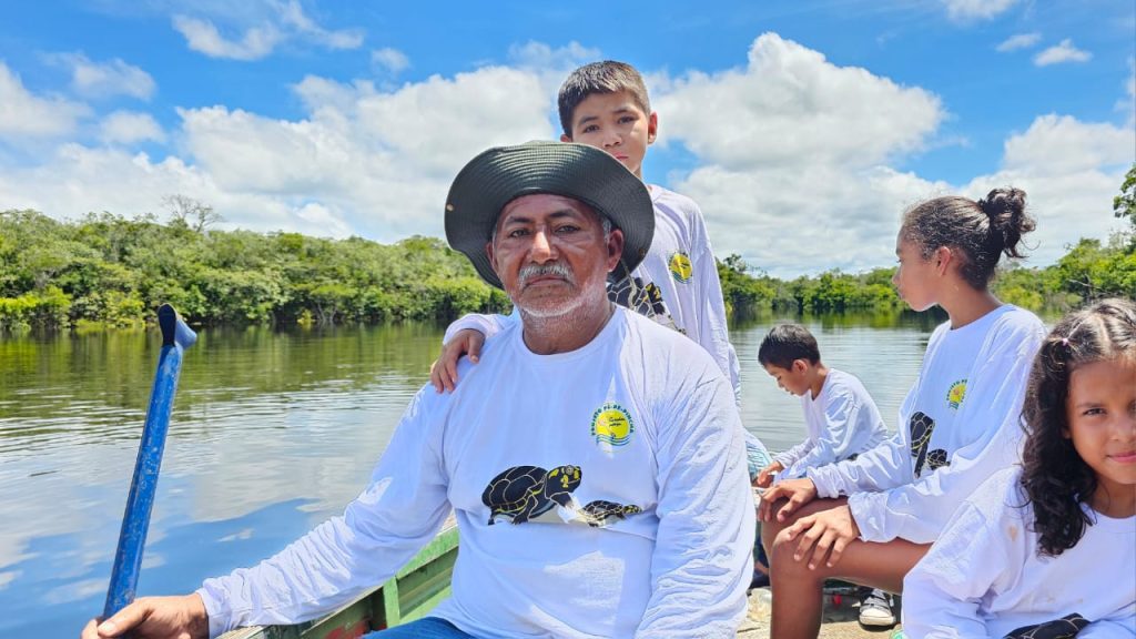 Moradores da RDS Igapó-Açu celebram aumento da população de quelônios com projeto de conservação