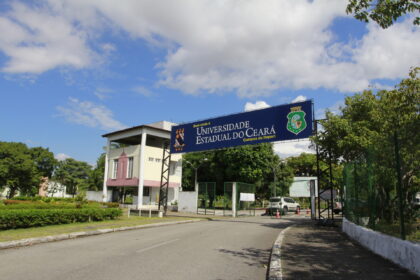 Novo concurso público vai ofertar 53 vagas para professor da Uece, anuncia Elmano – Governo do Estado do Ceará